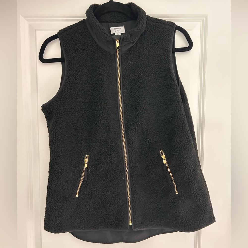 Crown & Ivy Black Sherpa Fleece Vest with Gold Zipper – Size Small